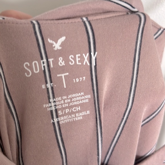 Off-shoulder Striped Tank - Picture 4 of 4